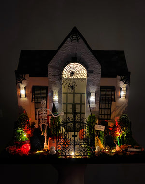 Miniature Halloween Weathered Gate and Foliage
