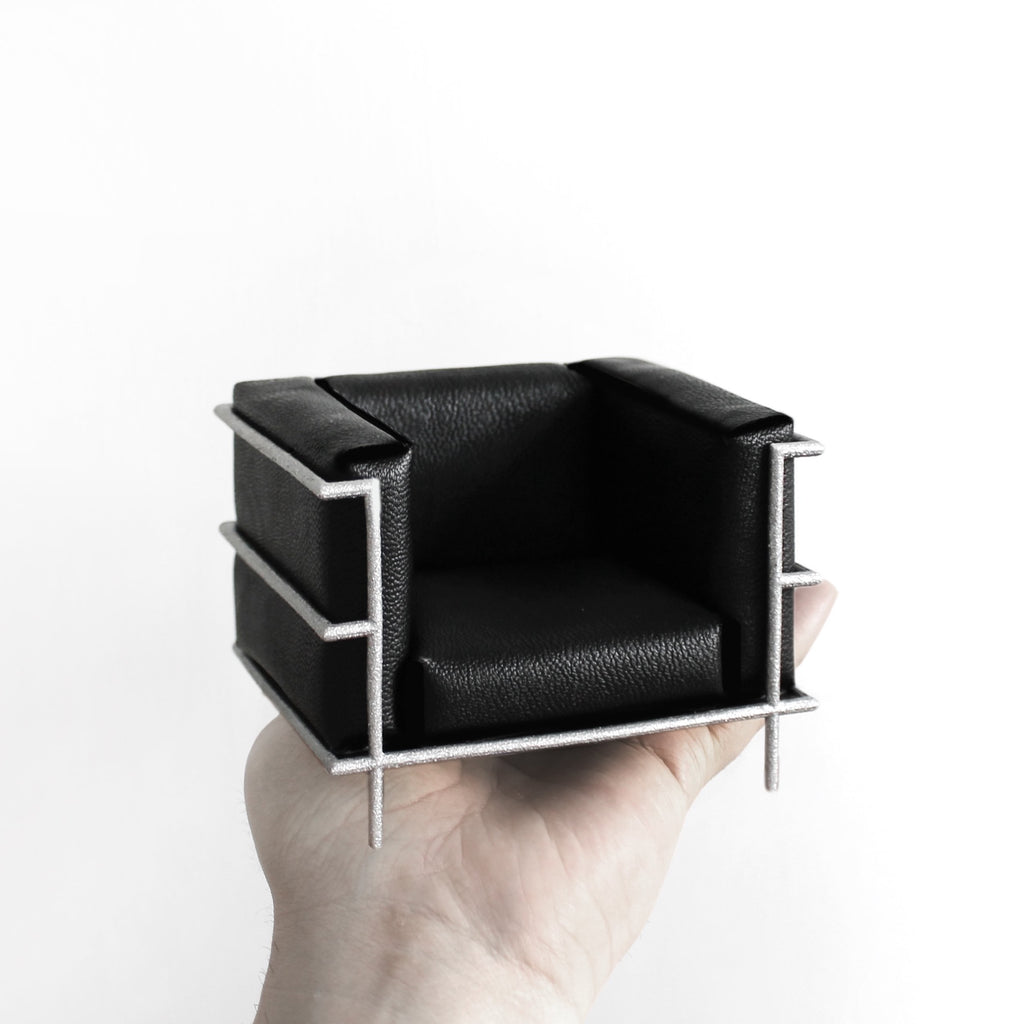 Miniature Grand Leather Armchair 1/6th