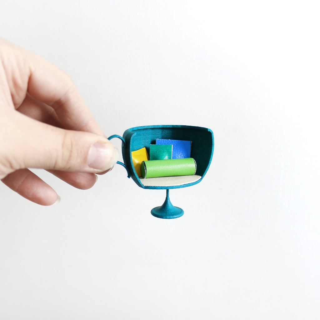 Miniature Alice Teacup Chair